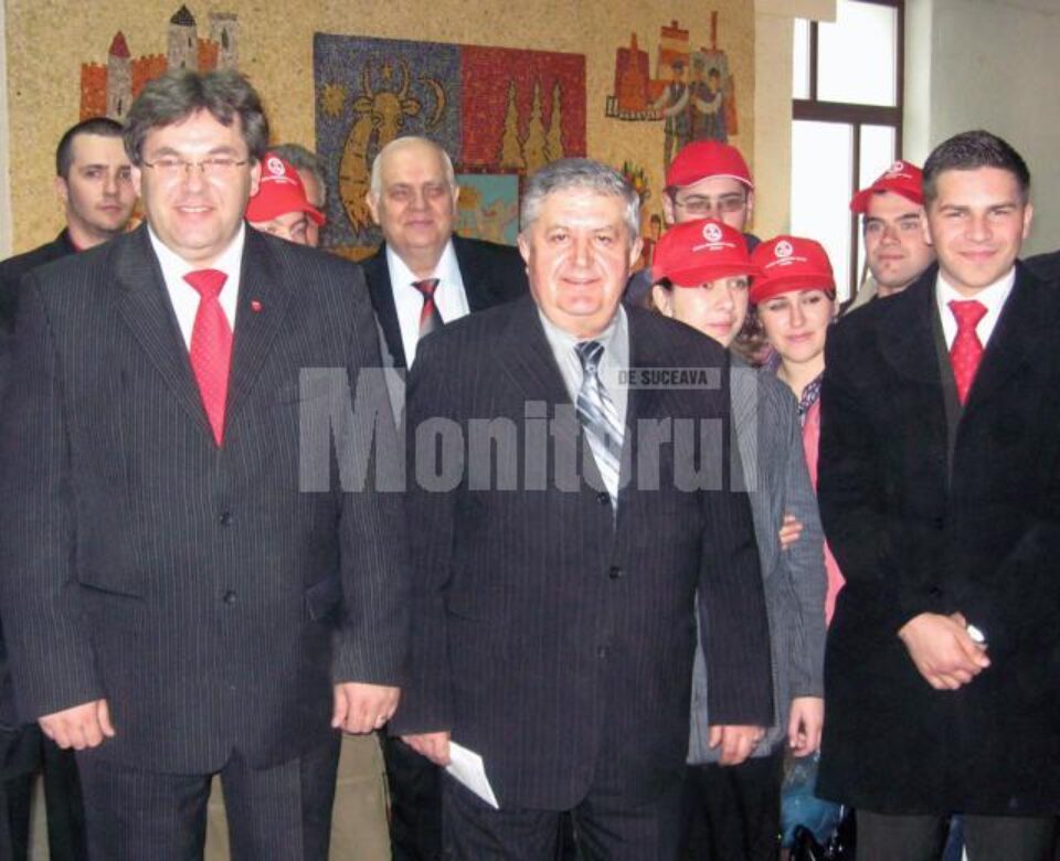 Președintele CJ Suceava, Gavril Mîrza, și-a înregistrat ieri candidatura la un nou mandat PSD Președintele CJ Suceava, Gavril Mîrza, și-a înregistrat ieri candidatura la un nou mandat PSD