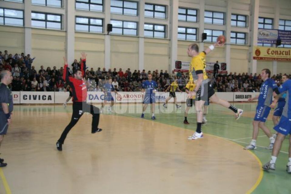 Handbal: Universitatea nu a reușit surpriza în fața Reșiței