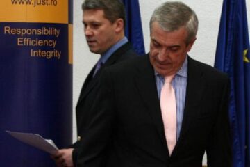 Premierul Tăriceanu și ministrul Justiției, Cătălin Predoiu. Foto: MEDIAFAX