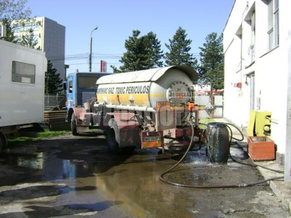 Cisternă specială în care este preluat amoniacul din rezervorul Uzinei de frig