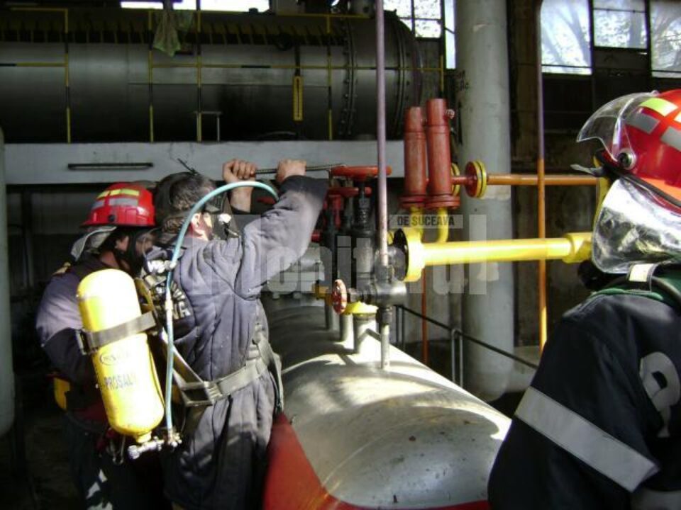 Echipa de intervenție a acționat pentru evacuarea amoniacului