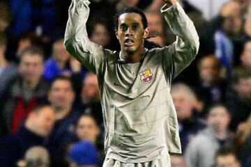 Ronaldinho, vizat de „curățenia” de la Barcelona