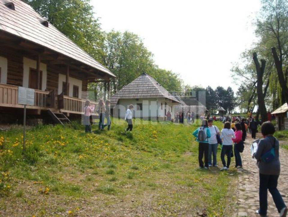 Prima zi de mai în Muzeul Satului Bucovinean