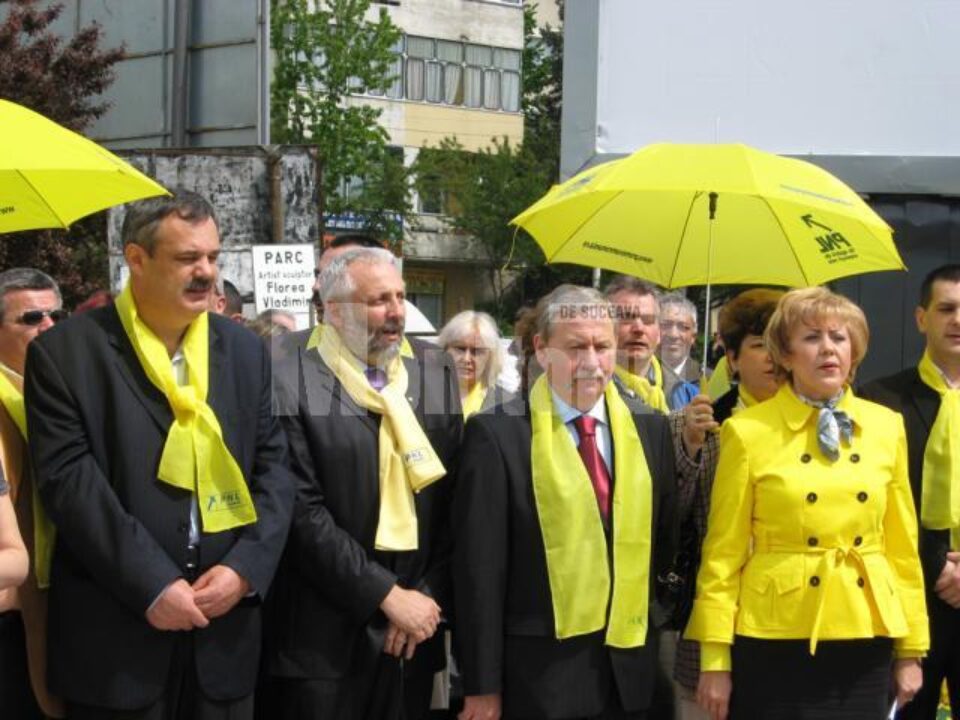 Candidatul PNL pentru Primăria Sucevei, Angela Zarojanu, a dat startul campaniei electorale pentru câștigarea funcției de primar al Sucevei Candidatul PNL pentru Primăria Sucevei, Angela Zarojanu, a dat startul campaniei electorale pentru câștigarea funcției de primar al Sucevei