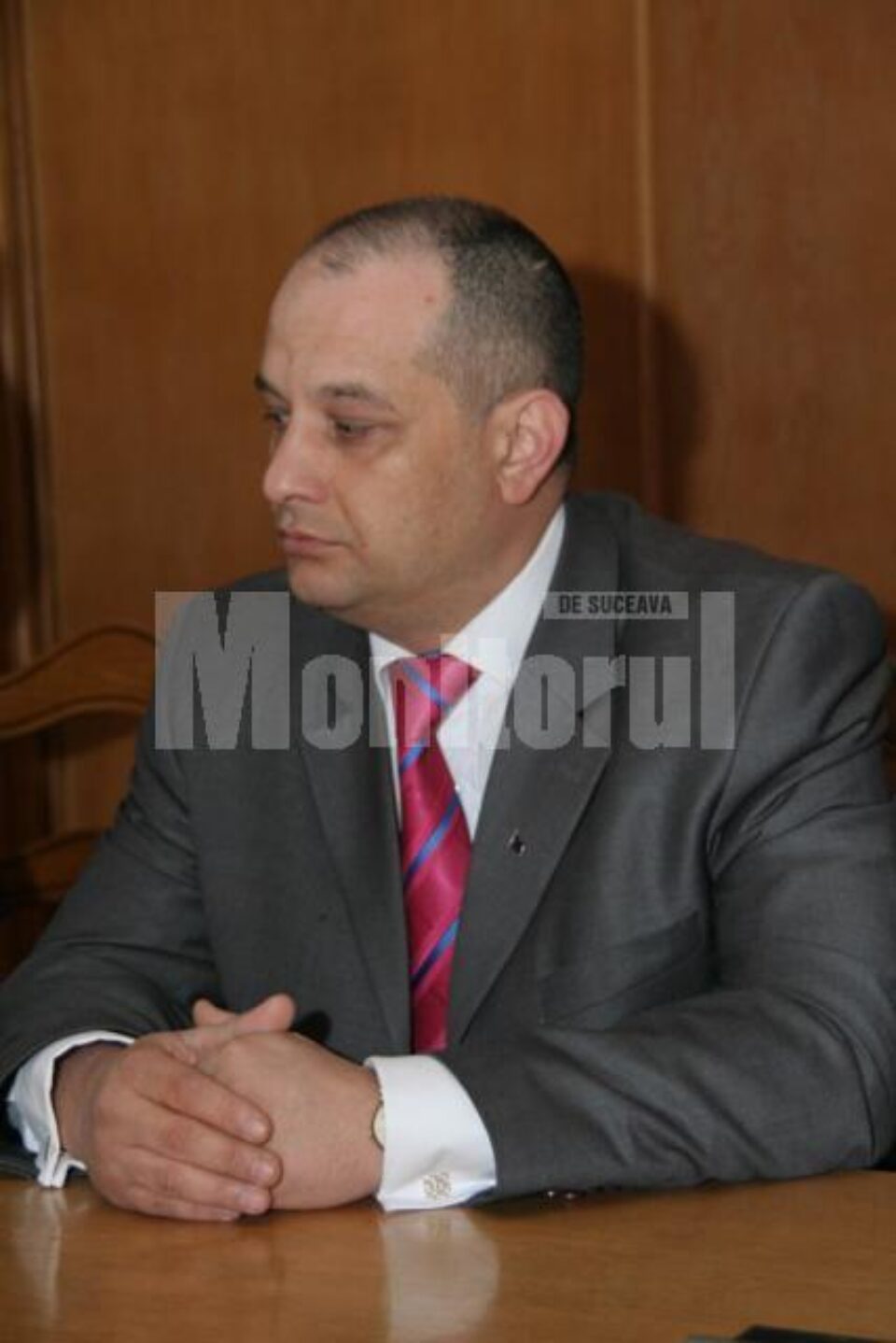 Măsuri: Amenințări cu demiterea pentru șefii instituțiilor cu afișe electorale