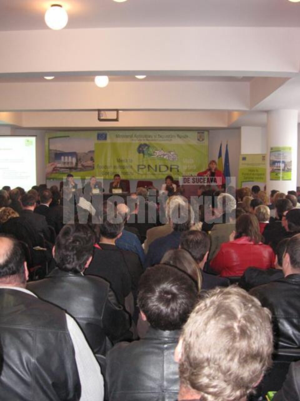 Sala de ședințe a Direcției pentru Agricultură Suceava s-a dovedit neîncăpătoare Sala de ședințe a Direcției pentru Agricultură Suceava s-a dovedit neîncăpătoare