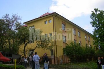 în Fălticeni: Clădirile-internat ale Colegiului Agricol au devenit clădire-școală
