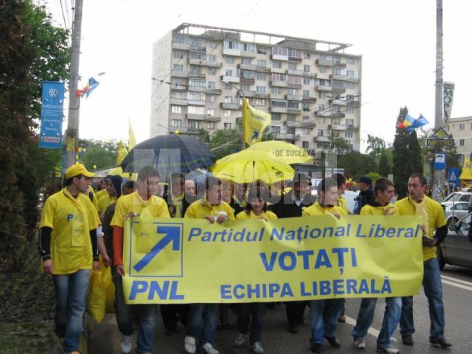Marș: Galbenul liberal a împânzit Suceava