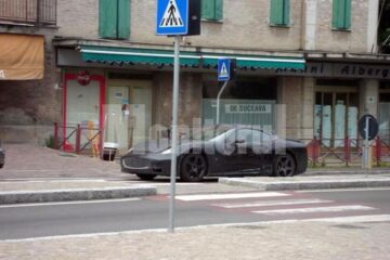 Ferrari GT foto spion