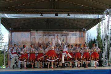 Ansamblul Academic de Stat „Joc” din Republica Moldova a oferit humorenilor o seară magică