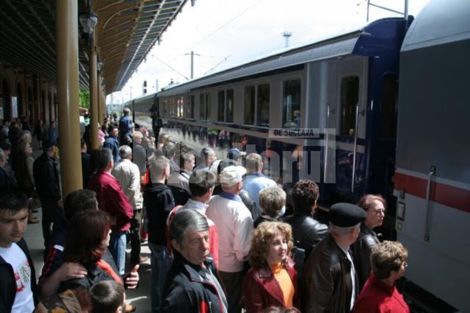 Trenul cu scriitori porniți în campanie pro-lectură prin țară