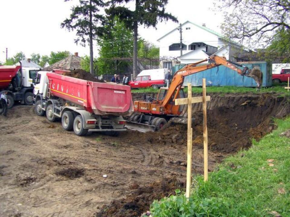 în Fălticeni: În șantier, bloc ANL, sală de sport și grădiniță
