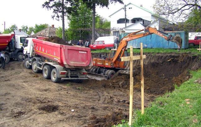 în Fălticeni: În șantier, bloc ANL, sală de sport și grădiniță