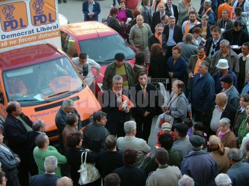 Întâlniri electorale: Lungu și echipa PD-L, susținuți de locuitorii cartierului George Enescu