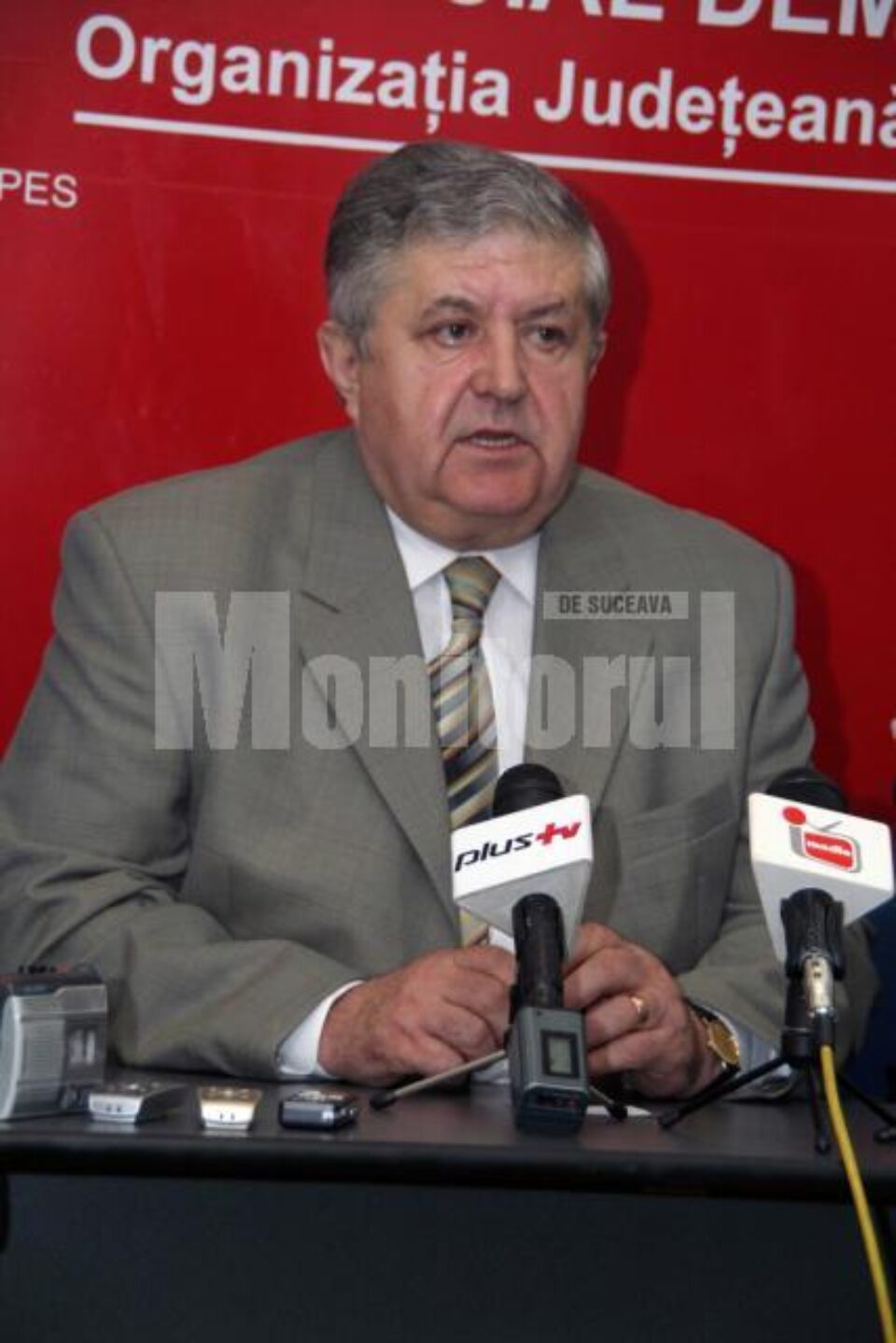 Contre: Mîrza susține că PD-L va scoate „o fițuică” în 60.000 de exemplare împotriva sa