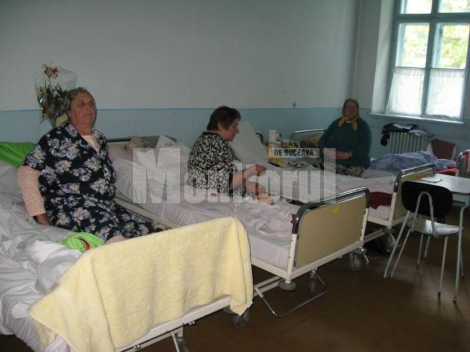 O parte dintre bolnavele care și-au petrecut noaptea în salon cu decedata