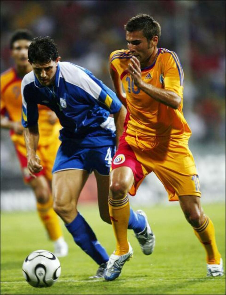 Mutu și compania vor putea fi văzuți pe ecrane gigant montate în două piețe din București