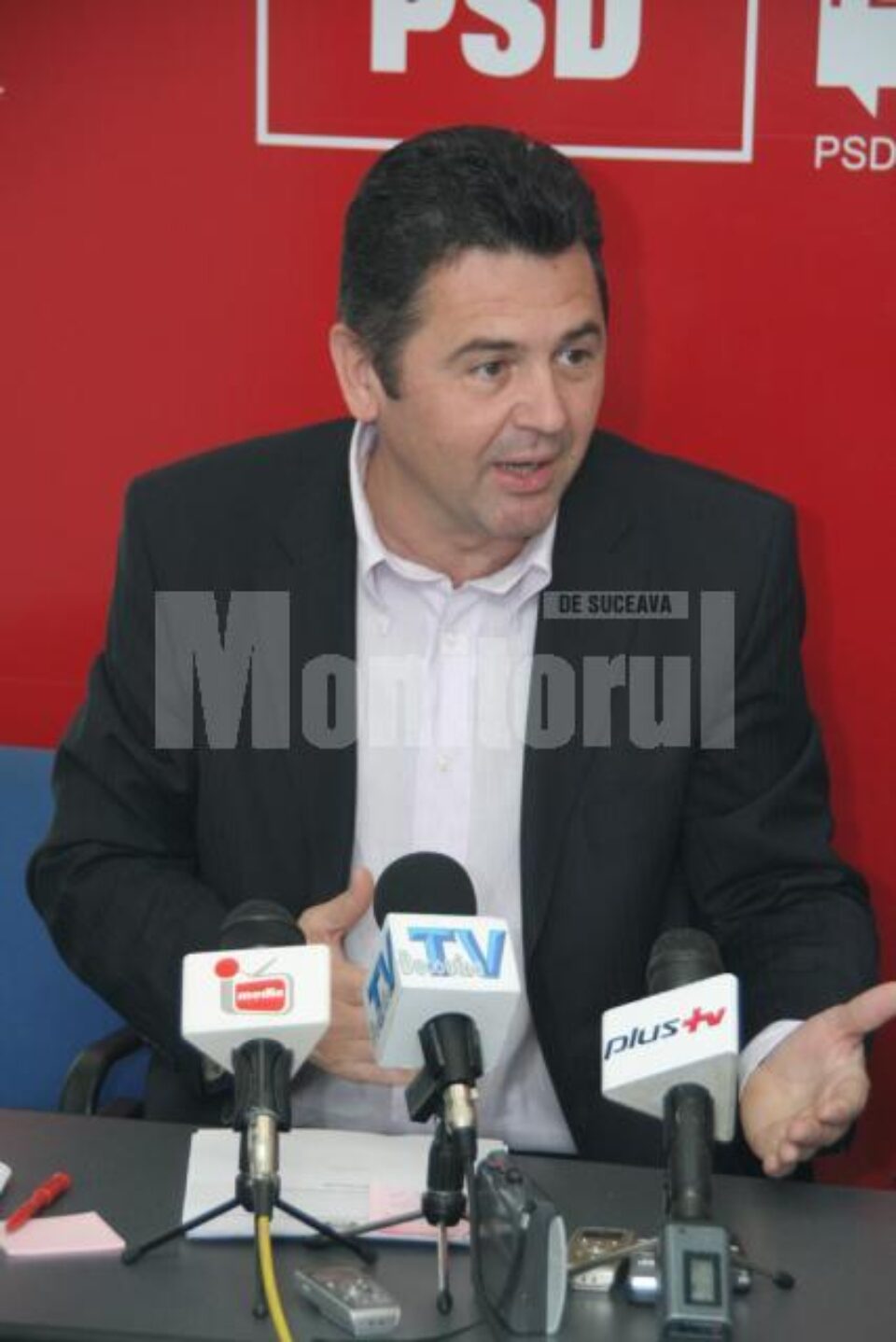 Eugen Bejinariu: “Mi-a spus cineva că a mers până acolo încât l-a amenințat pe IPS Pimen” Eugen Bejinariu: “Mi-a spus cineva că a mers până acolo încât l-a amenințat pe IPS Pimen”