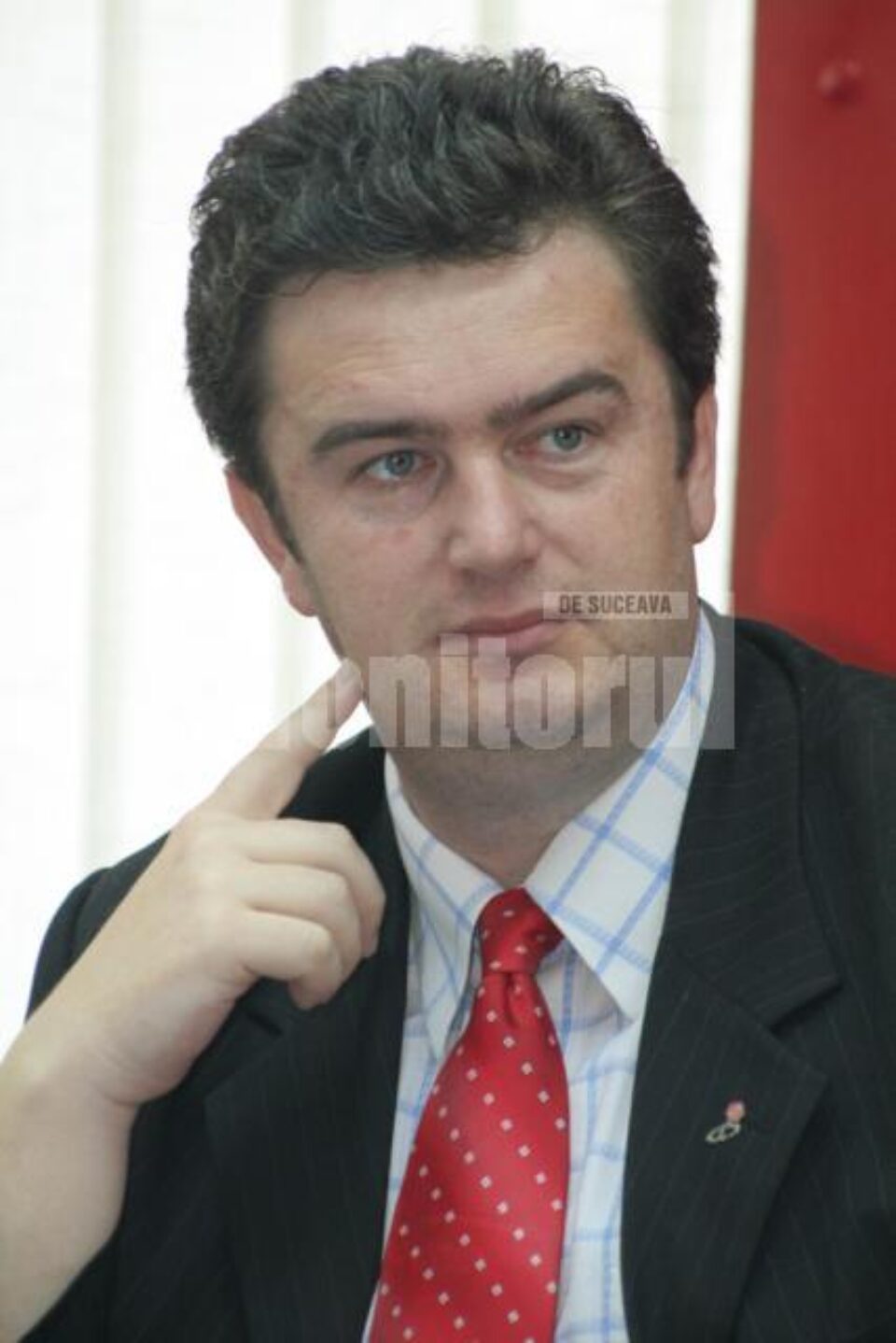 Protecție: PSD Suceava vrea să angajeze bodyguarzi străini pentru staff-ul de campanie