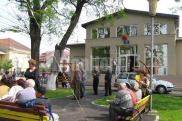 Utilitate: Aglomerație mare la primele audiențe din micro-primăria Burdujeni