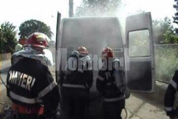 Intervenție pompieri: Incendiu la o autoutilitară, pe străzile Fălticeniului
