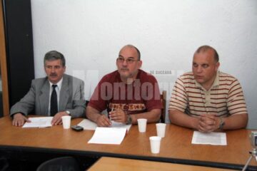 Matei Brătianu împreună cu Nicolai Costrâș (dreapta) și Costel Cioarbă (stânga)