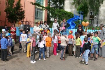 Comunicat de presă: La Fălticeni, alte două parcuri de joacă pentru copii