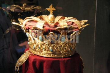 Aproape 5.000 de persoane au vizitat Coroana Reginei