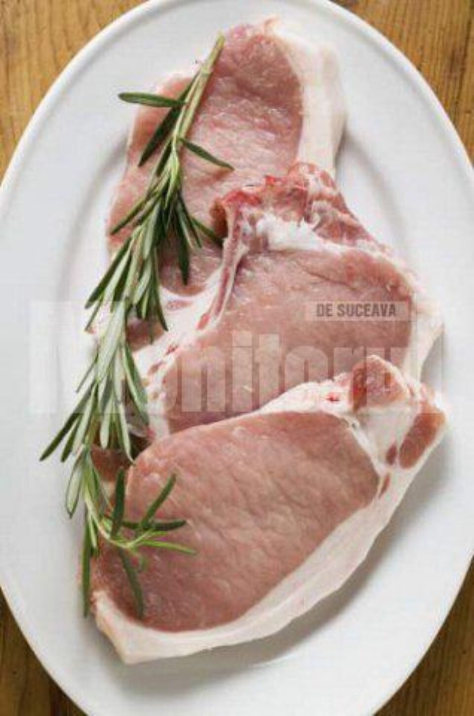 Rozmarinul folosit la prepararea fripturilor neutralizează compușii cancerigeni. Foto: FOODCOLLECTION