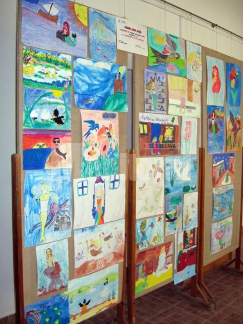 Expoziție de desene realizate de elevi