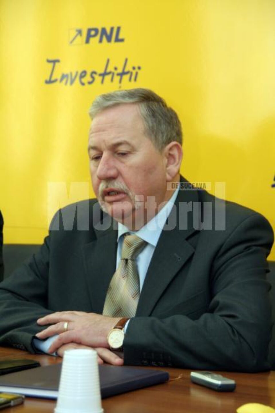 Tiberiu Prodan: „Am văzut reprezentanți ai PD-L și PSD umblând cu Biblia și cu bani, după care îi puneau pe oameni să jure că votează cu ei” Tiberiu Prodan: „Am văzut reprezentanți ai PD-L și PSD umblând cu Biblia și cu bani, după care îi puneau pe oameni să jure că votează cu ei”