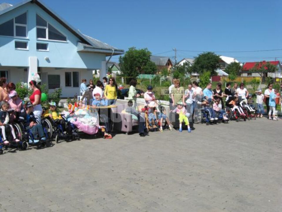 Acțiune: Cadouri și activități distractive pentru copiii de la Complexul „Blijdorp” Acțiune: Cadouri și activități distractive pentru copiii de la Complexul „Blijdorp”