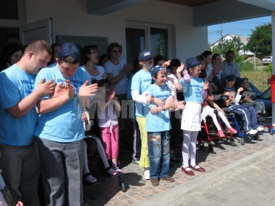 Vacanță: 31 de copii cu dizabilități vor merge gratuit la mare Vacanță: 31 de copii cu dizabilități vor merge gratuit la mare