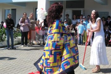 Acțiune: Cadouri și activități distractive pentru copiii de la Complexul „Blijdorp”