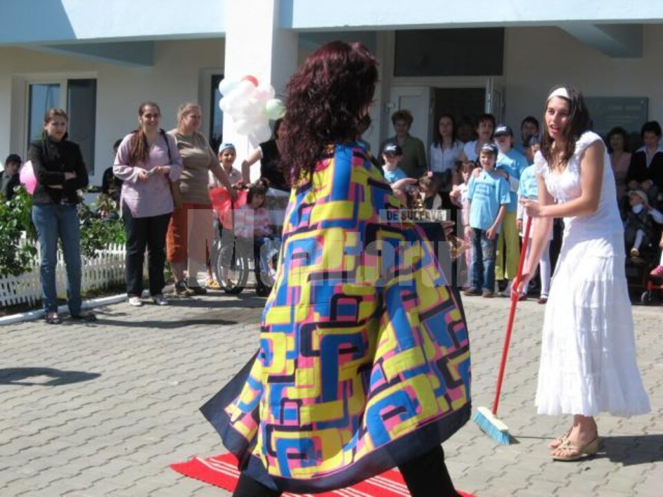 Acțiune: Cadouri și activități distractive pentru copiii de la Complexul „Blijdorp” Acțiune: Cadouri și activități distractive pentru copiii de la Complexul „Blijdorp”