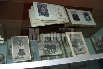 Expoziție: “Universul copilăriei în imagini de ieri și de azi”