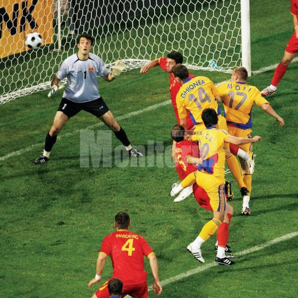 Deși au învins clar, jucătorii naționalei nu l-au mulțumit pe Pițurcă