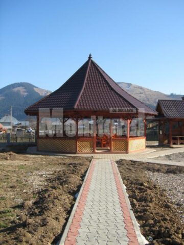 Foișorul și locul de grătare