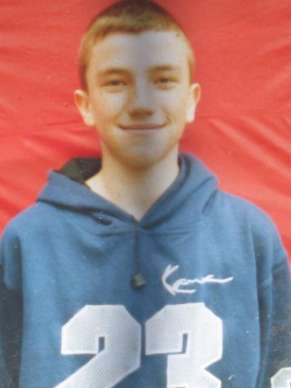 Cozmin Gheorghe T., băiatul care s-a spânzurat Cozmin Gheorghe T., băiatul care s-a spânzurat