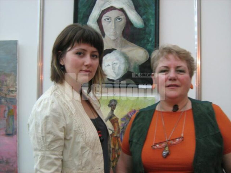 Angela Pitariu Bolnavu, alături de Alexandra Florea și lucrarea acesteia Angela Pitariu Bolnavu, alături de Alexandra Florea și lucrarea acesteia