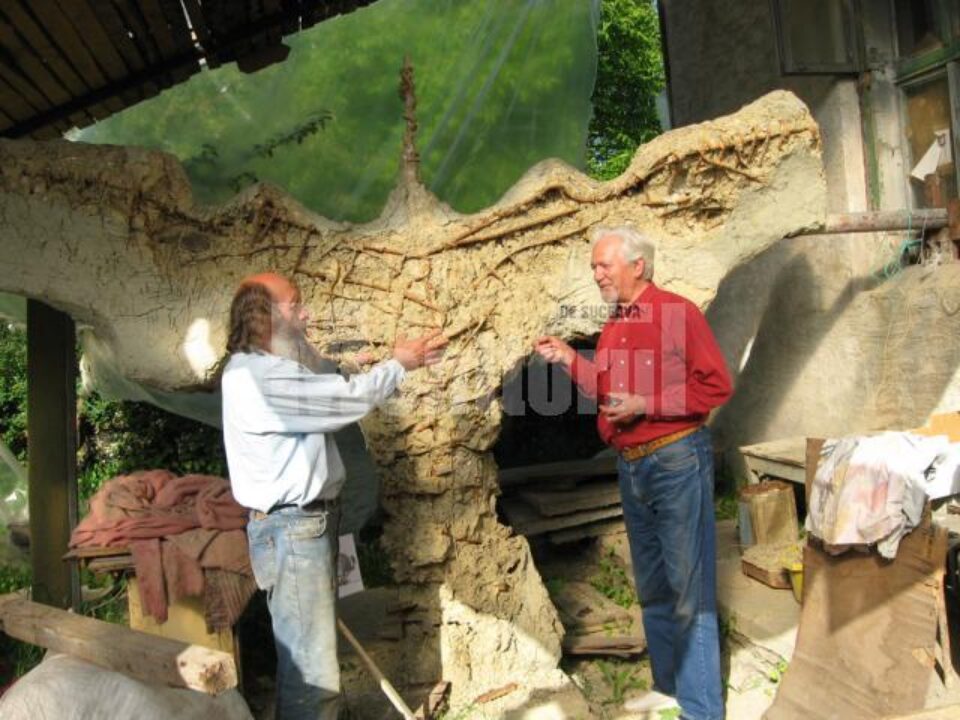 Mircea Dăneasă și Viorel Dragomirescu în atelierul de pe strada Cernăuți