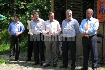 Democrat liberalii suceveni au sărbătorit ieri victoria în alegerile locale