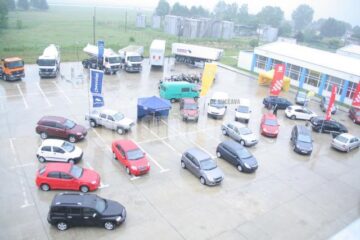 Expoziție: Tuning Show și curse de mașini la Salonul Auto Bucovina