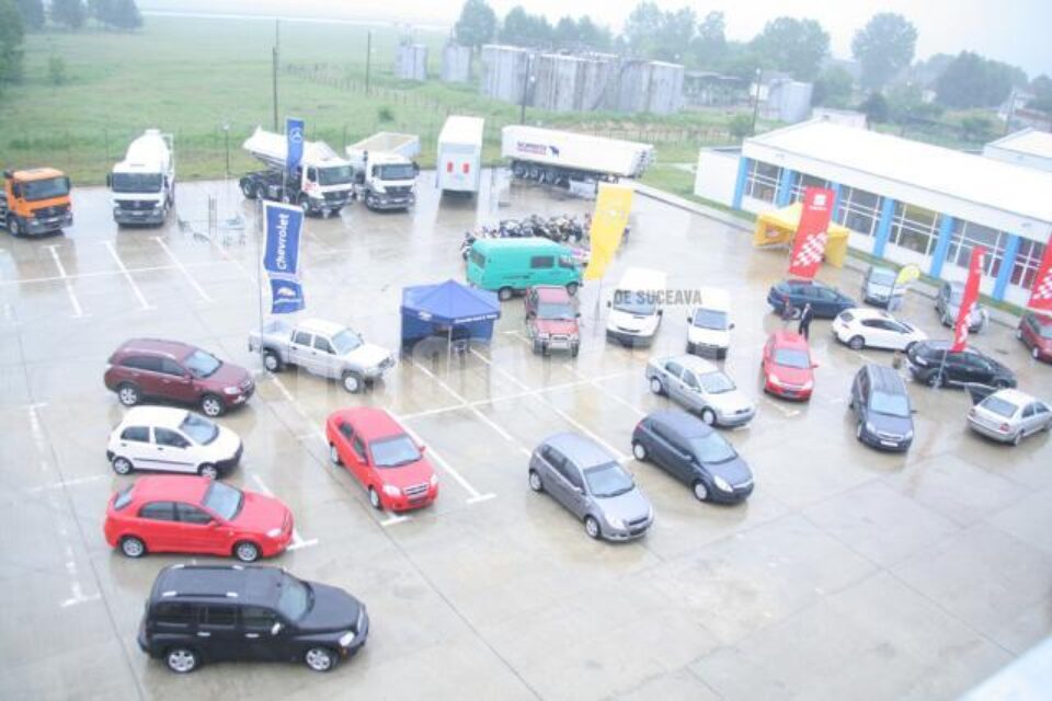 Expoziție: Tuning Show și curse de mașini la Salonul Auto Bucovina