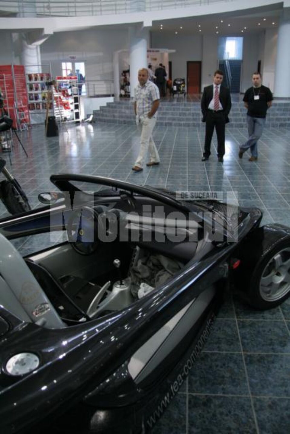 Expoziție: Tuning Show și curse de mașini la Salonul Auto Bucovina
