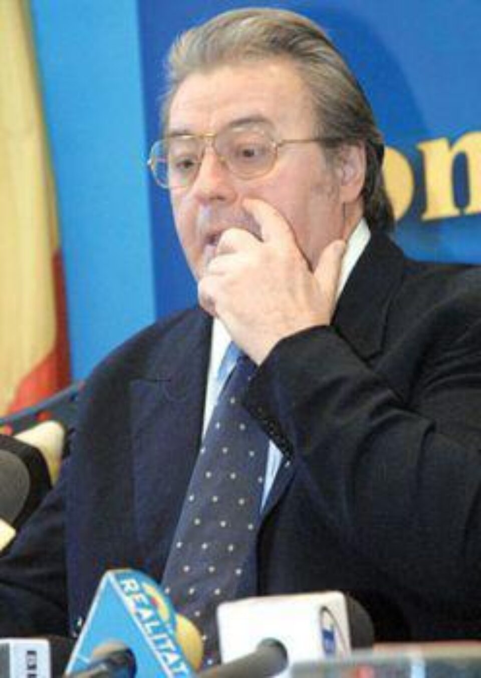 Corneliu Vadim Tudor: "Zi de zi ies la iveală tot mai multe fraude”
