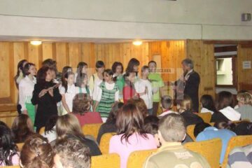 Peste 200 de elevi și profesori, împotriva drogurilor