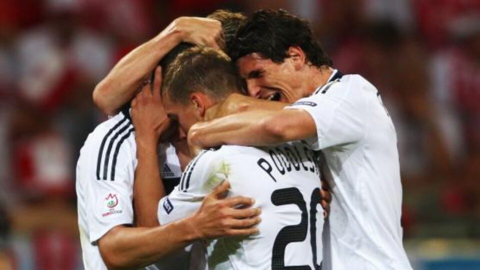 Podolski s-a bucurat temperat la golurile marcate în poarta conaționalilor săi