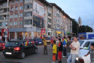 Suporterii suceveni s-au bucurat aseară în stradă