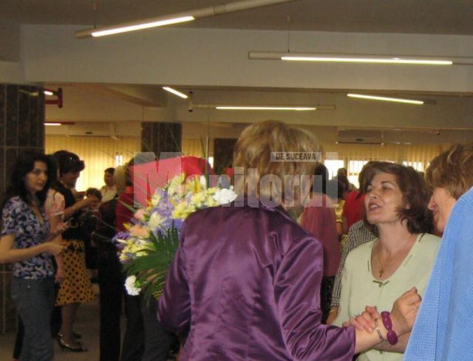 Viceprimarul Angela Zarojanu și-a luat adio de la angajații Primăriei Viceprimarul Angela Zarojanu și-a luat adio de la angajații Primăriei